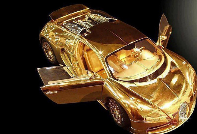 Bugatti Veyron Model Gold Car