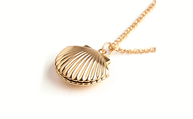 Beach Shell like Gold Necklace