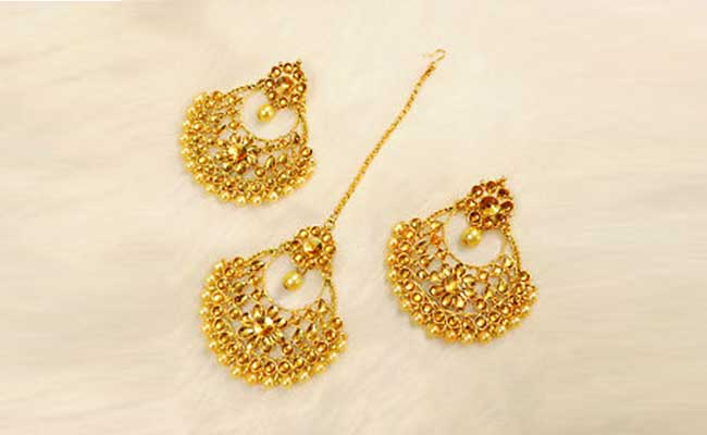 Traditional Mughal Gold Jewellery Design - Crescent Earnings