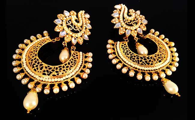 Traditional Mughal Gold Jewellery Design - Crescent Earnings