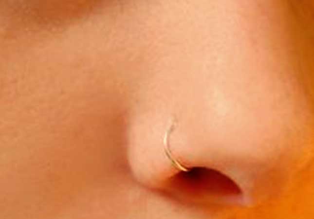 Simple gold nose ring