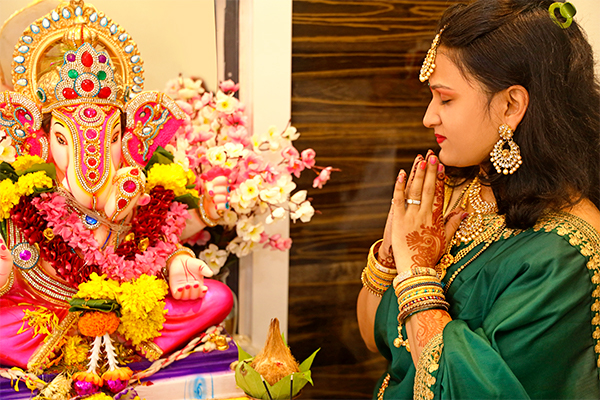 Gold Jewellery for Ganpati’s Murti