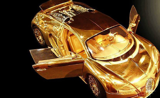 Bugatti Veyron Model Gold Car