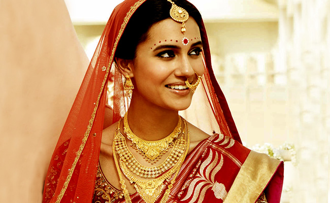 Bengali Bride with Gold Wedding Jewelry  Jewellery Designs