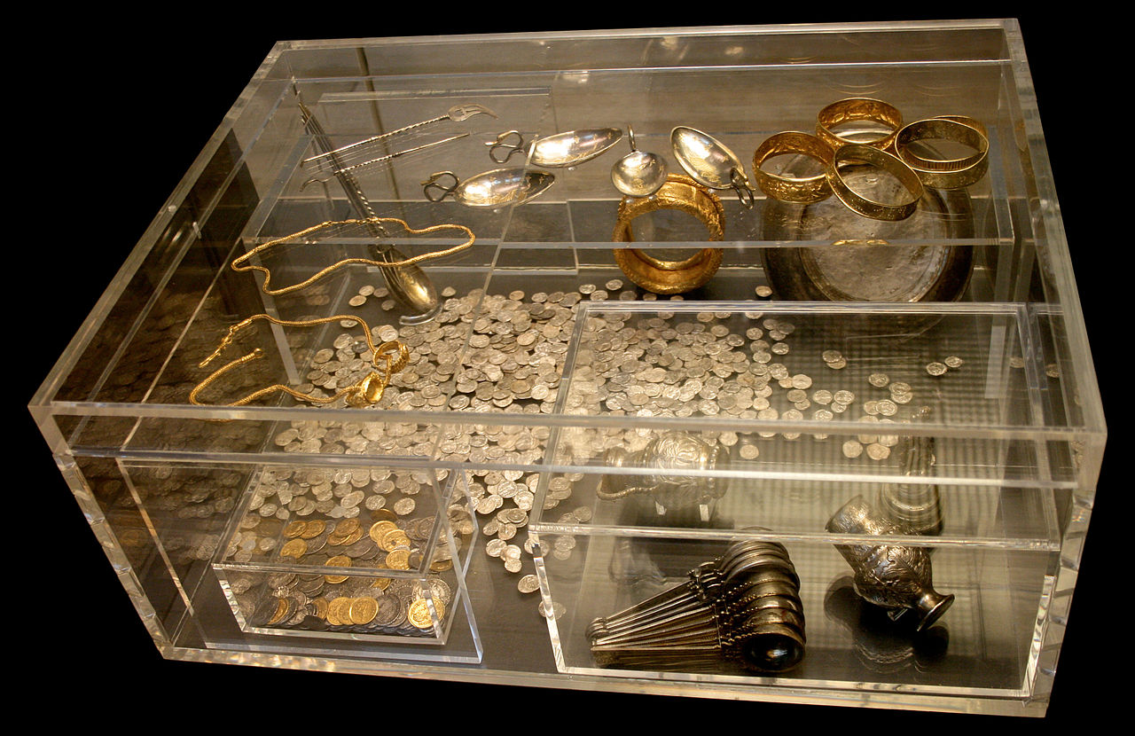 Hoxne Hoard Gold Treasure