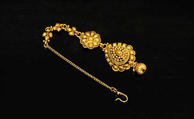 Gold Modern Maang Tikka Design