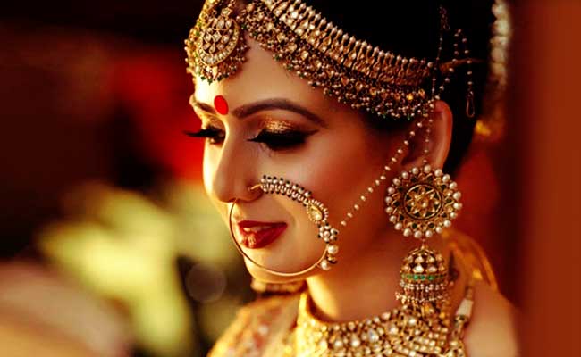 Bridal Nath Design In Gold