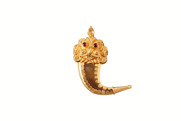 Gold Pendant Necklace Tiger Claw Design Gold Pendant Necklace Tiger Claw Design