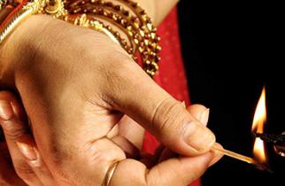 Dhanteras Best Gold Buying Deals