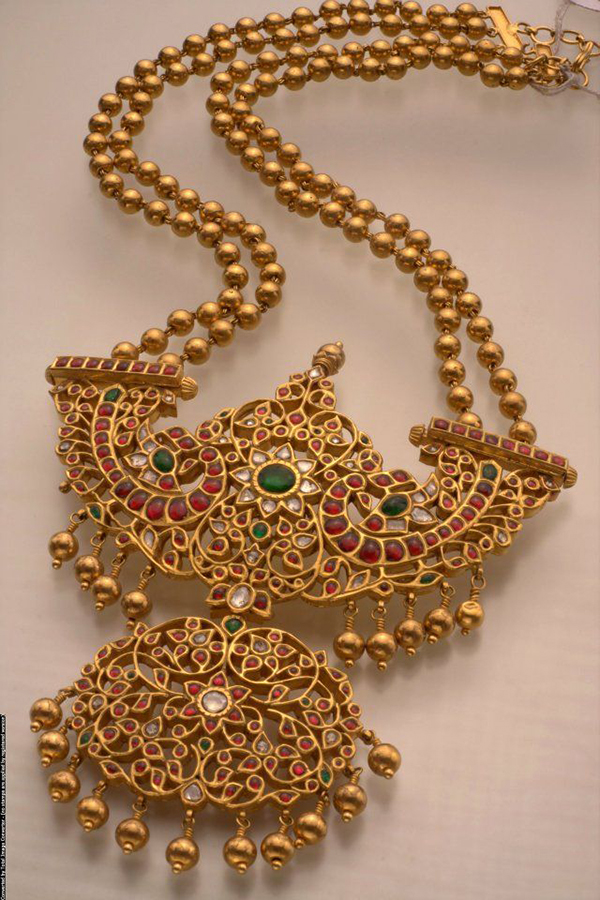 Traditional Gold Necklace Traditional Gold Necklace
