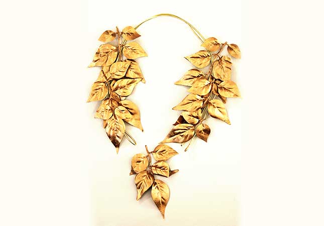 Leaf Design Gold Earrings