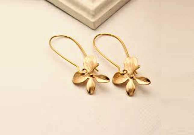 Gold Flower Drop Earrings