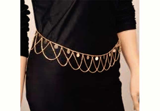 Stylish gold band for waist